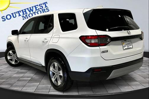 White 2023 Honda Pilot EX-L 7-Passenger