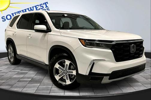 White 2023 Honda Pilot EX-L 7-Passenger