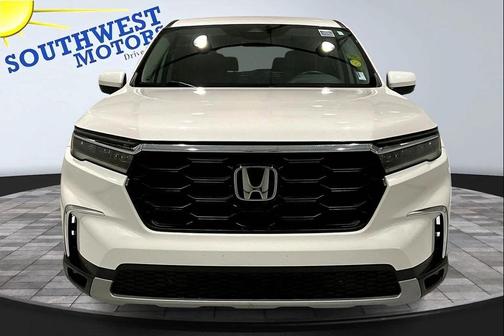 White 2023 Honda Pilot EX-L 7-Passenger