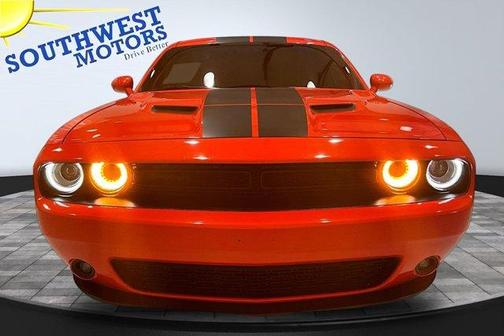 Go Mango 2023 Dodge Challenger SXT