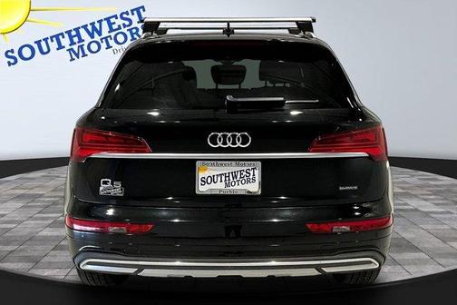 Mythos Black Metallic 2023 Audi Q5 40 Premium