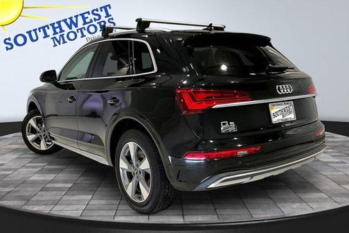 Mythos Black Metallic 2023 Audi Q5 40 Premium
