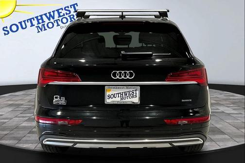 Mythos Black Metallic 2023 Audi Q5 40 Premium