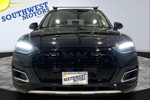 Mythos Black Metallic 2023 Audi Q5 40 Premium