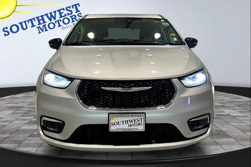 Silver Mist Clearcoat 2024 Chrysler Pacifica Touring L
