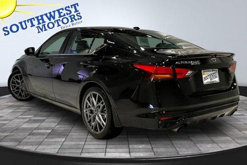 Black 2024 Nissan Altima 2.0 SR