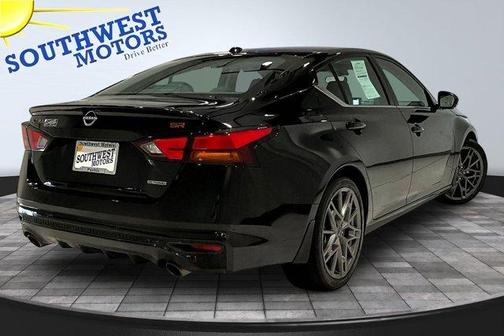 Black 2024 Nissan Altima 2.0 SR