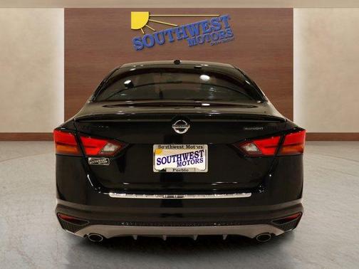 2022 Nissan Altima 2.5 SR