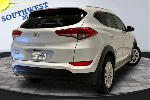 Molten Silver 2017 Hyundai TUCSON SE