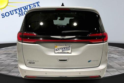 2024 Chrysler Pacifica Hybrid Select
