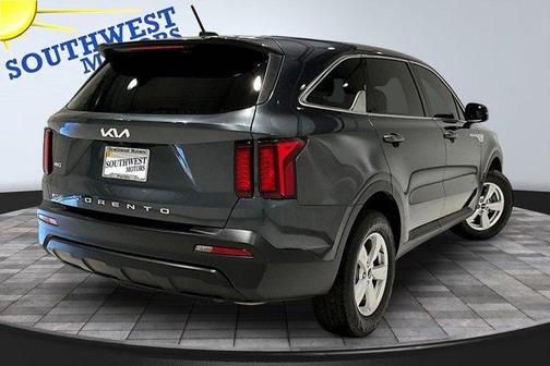 2022 Kia Sorento LX