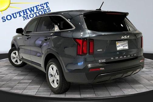 2022 Kia Sorento LX