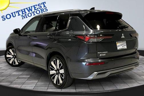 Black 2025 Mitsubishi Outlander SEL