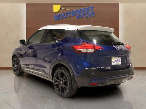 2020 Nissan Kicks SR