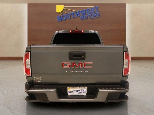 2022 GMC Canyon Elevation Standard