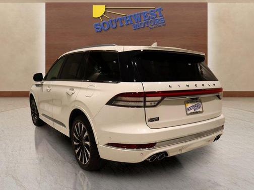 2022 Lincoln Aviator Black Label Grand Touring