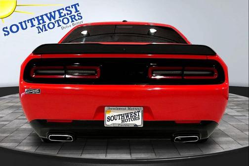 Go Mango 2023 Dodge Challenger SXT