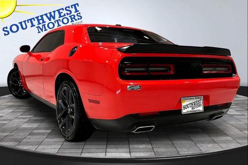 Go Mango 2023 Dodge Challenger SXT