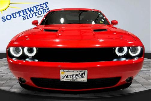 Go Mango 2023 Dodge Challenger SXT