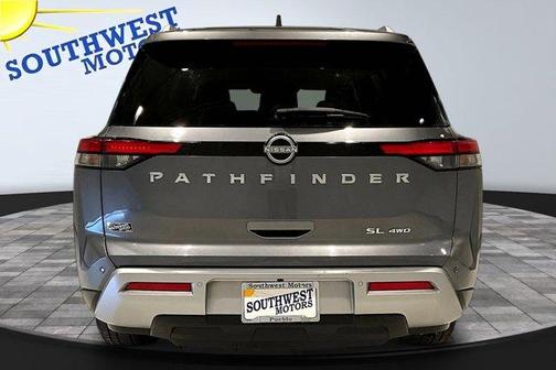 2025 Nissan Pathfinder SL