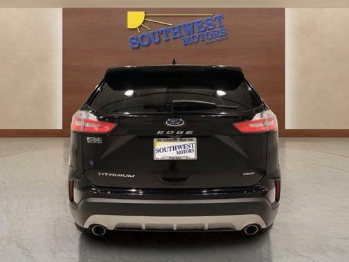 2022 Ford Edge Titanium