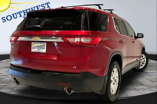Cajun Red Tintcoat 2018 Chevrolet Traverse LT Cloth