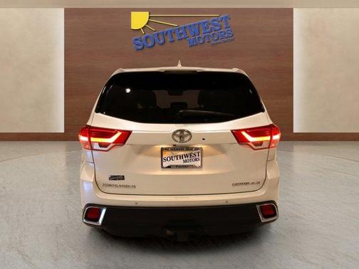 2019 Toyota Highlander Limited Platinum