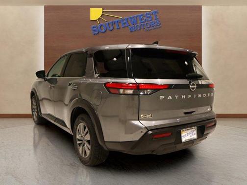 2024 Nissan Pathfinder S