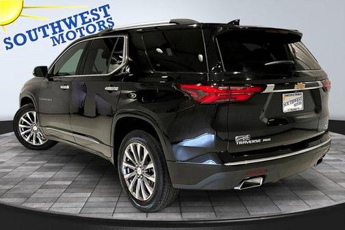 Mosaic Black Metallic 2022 Chevrolet Traverse Premier