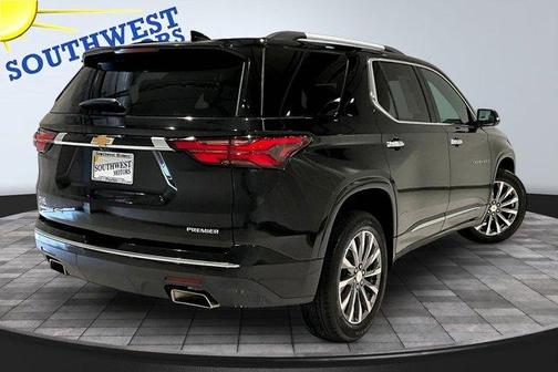 Mosaic Black Metallic 2022 Chevrolet Traverse Premier