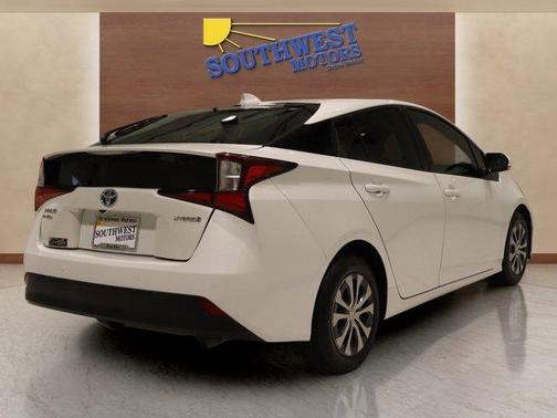 2021 Toyota Prius LE