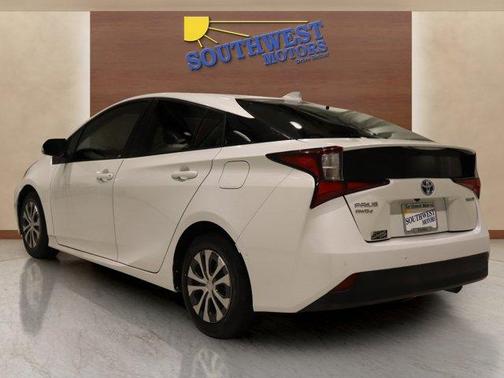 2021 Toyota Prius LE