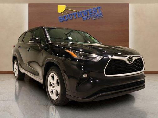 2024 Toyota Highlander LE