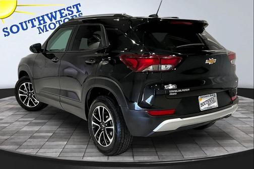 Mosaic Black Metallic 2025 Chevrolet Trailblazer LT