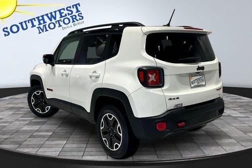 Alpine White 2016 Jeep Renegade Trailhawk