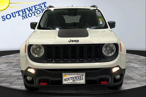 Alpine White 2016 Jeep Renegade Trailhawk