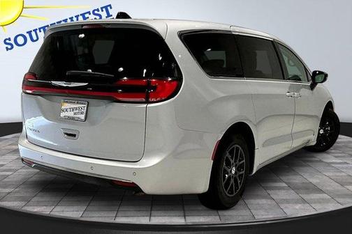 2024 Chrysler Pacifica Touring-L