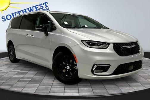 2024 Chrysler Pacifica Touring-L