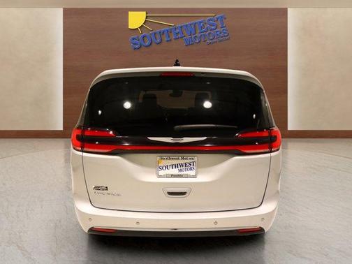 2024 Chrysler Pacifica Touring-L