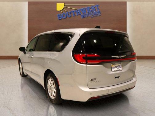 2024 Chrysler Pacifica Touring-L