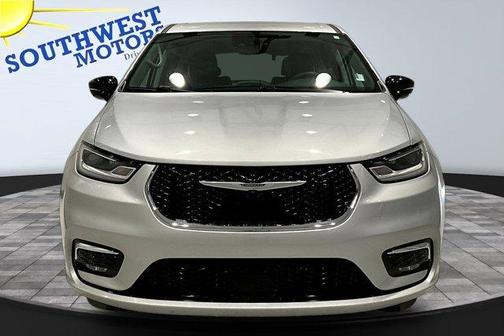 2024 Chrysler Pacifica Touring-L