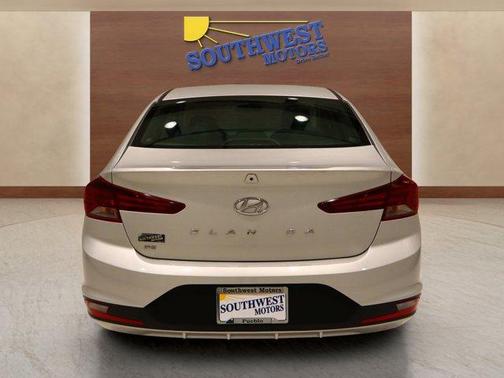 2019 Hyundai ELANTRA SE