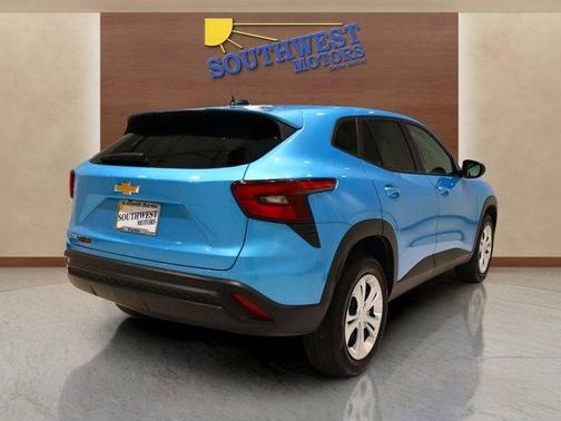 2025 Chevrolet Trax LS