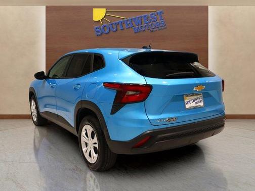 2025 Chevrolet Trax LS