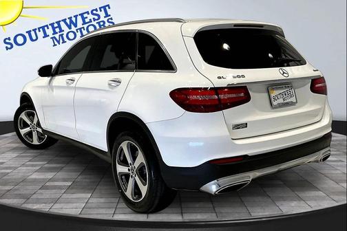 White 2018 Mercedes-Benz GLC 300 Base 4MATIC