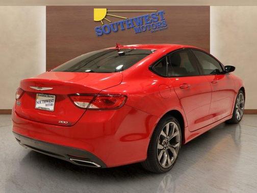 2016 Chrysler 200 S