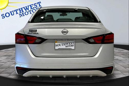 Brilliant Silver Metallic 2024 Nissan Altima 2.5 S