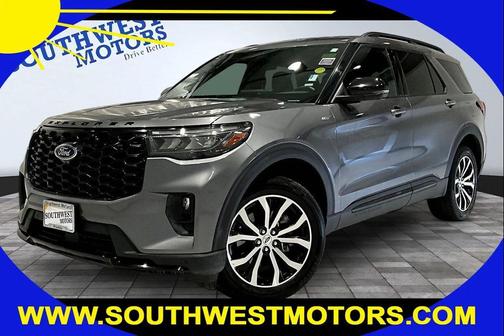 Carbonized Gray Metallic 2025 Ford Explorer ST-Line