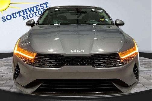 Everlasting Silver 2023 Kia K5 EX