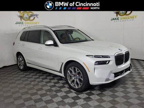 Mineral White Metallic 2024 BMW X7 xDrive40i